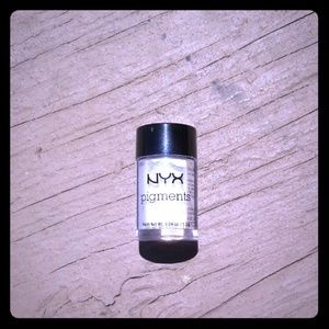 NYX holographic pigment